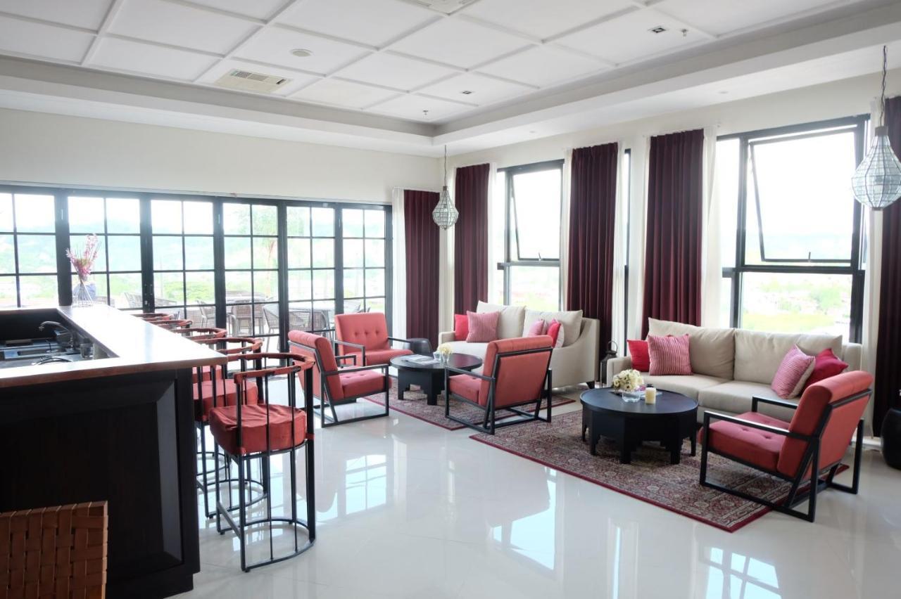 กีริอ๊าด เอ็ม โฮเต็ล โซรง Hotel ภายนอก รูปภาพ